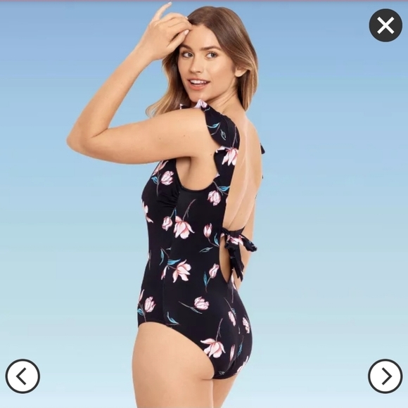 One piece bathing suit - Picture 3 of 5